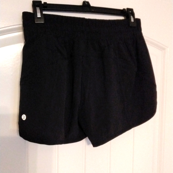 lululemon athletica Pants - NWT Lululemon Black Tracker Lined 4" Shorts Size 8